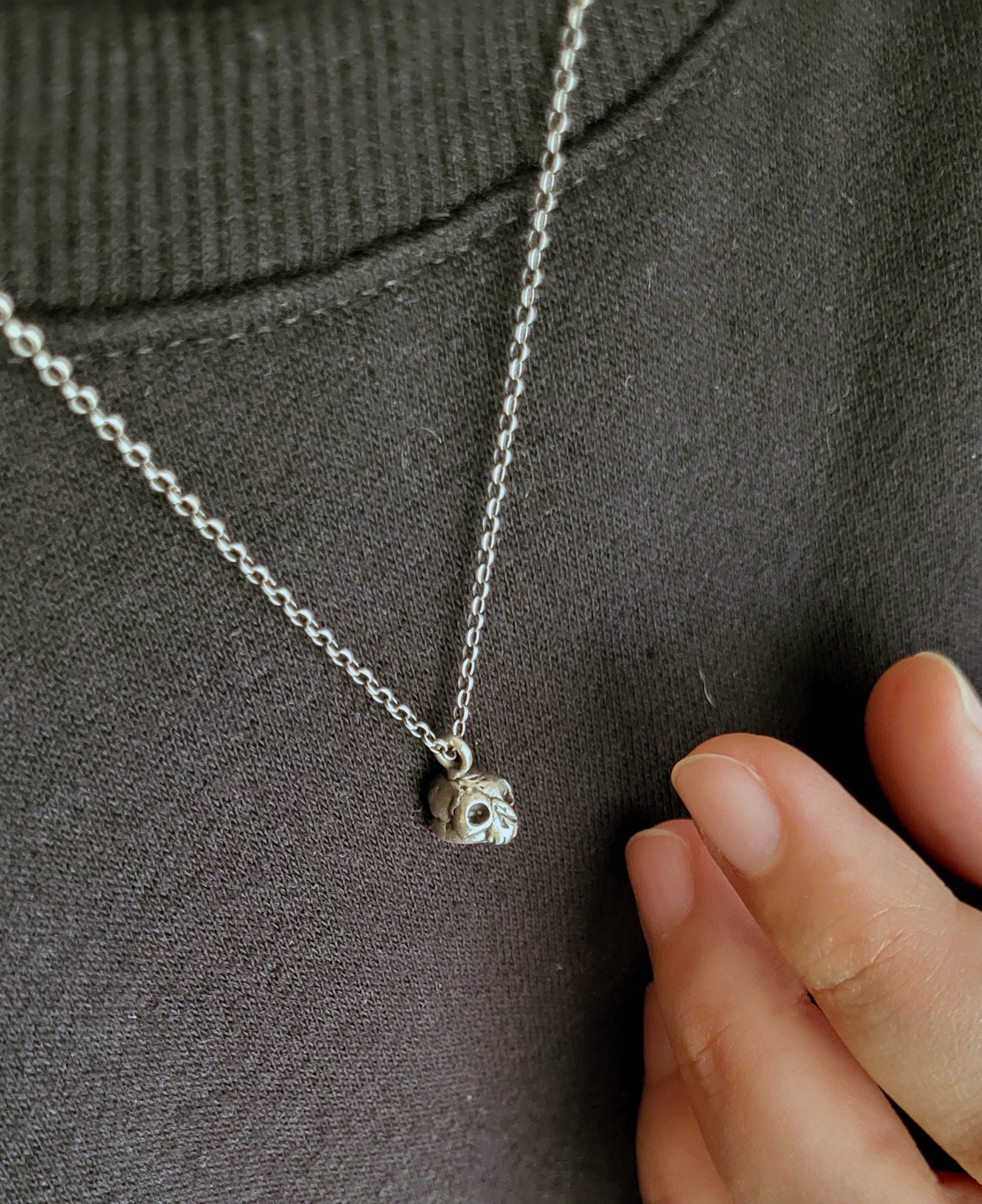 "memento mori" miniature skull - pendant (made to order) - Image 14