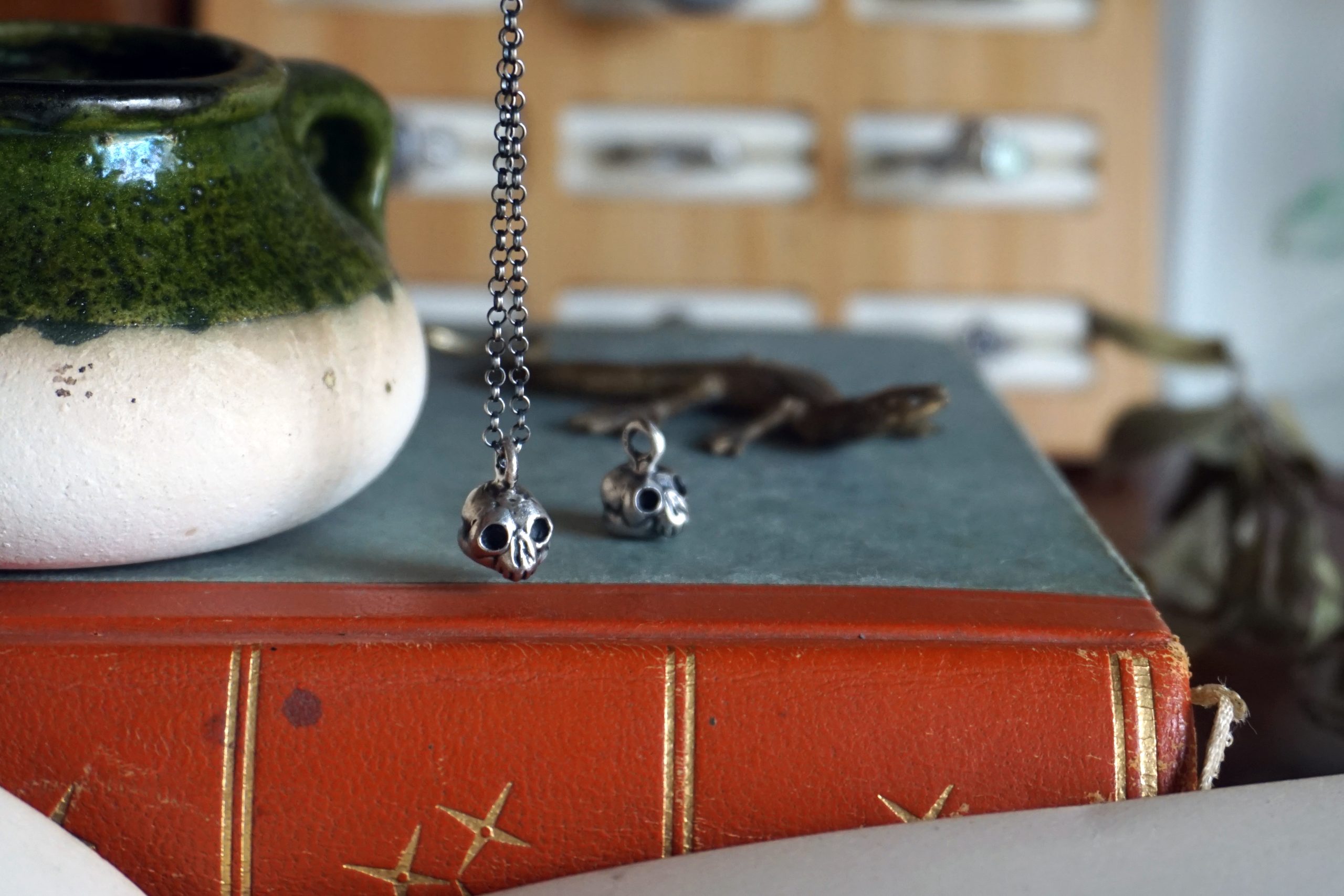 "memento mori" miniature skull - pendant (made to order) - Image 2