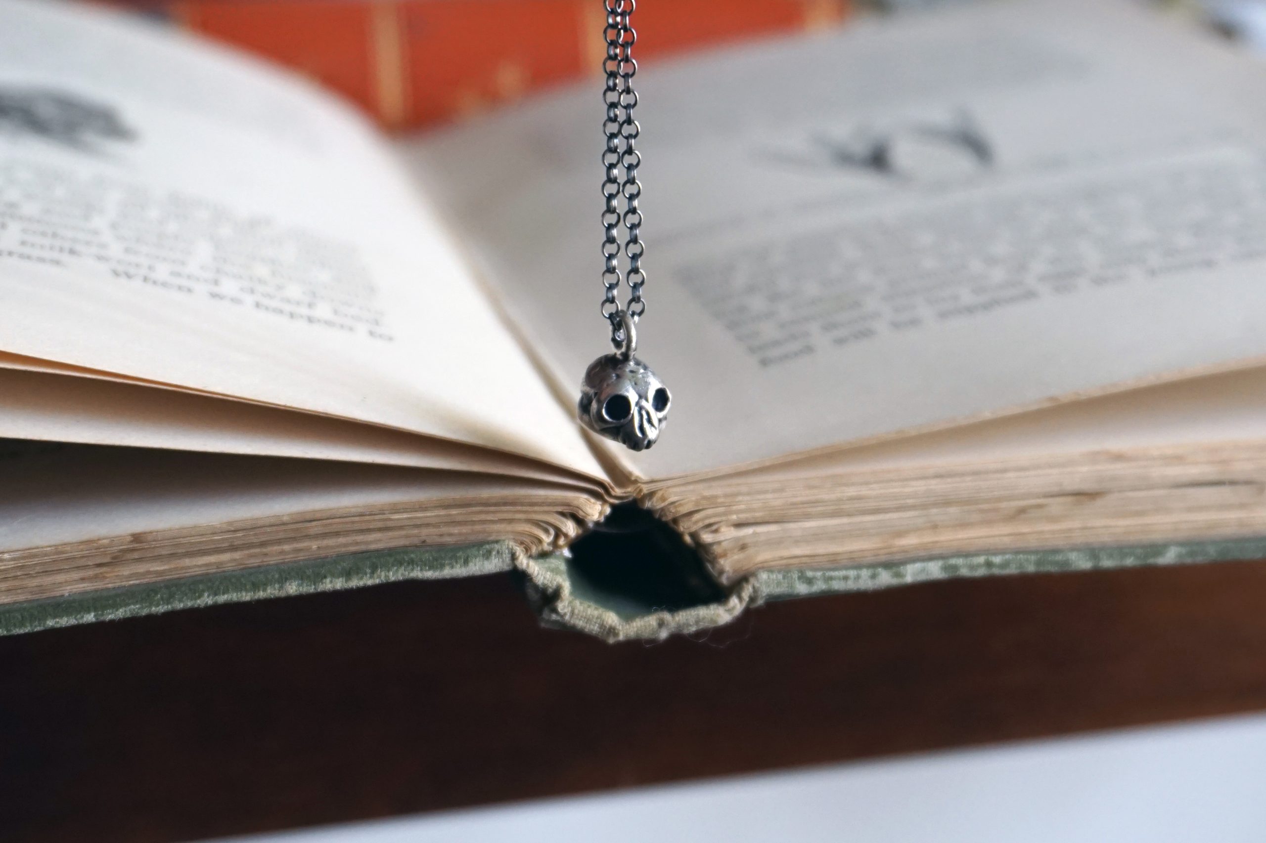 "memento mori" miniature skull - pendant (made to order) - Image 5