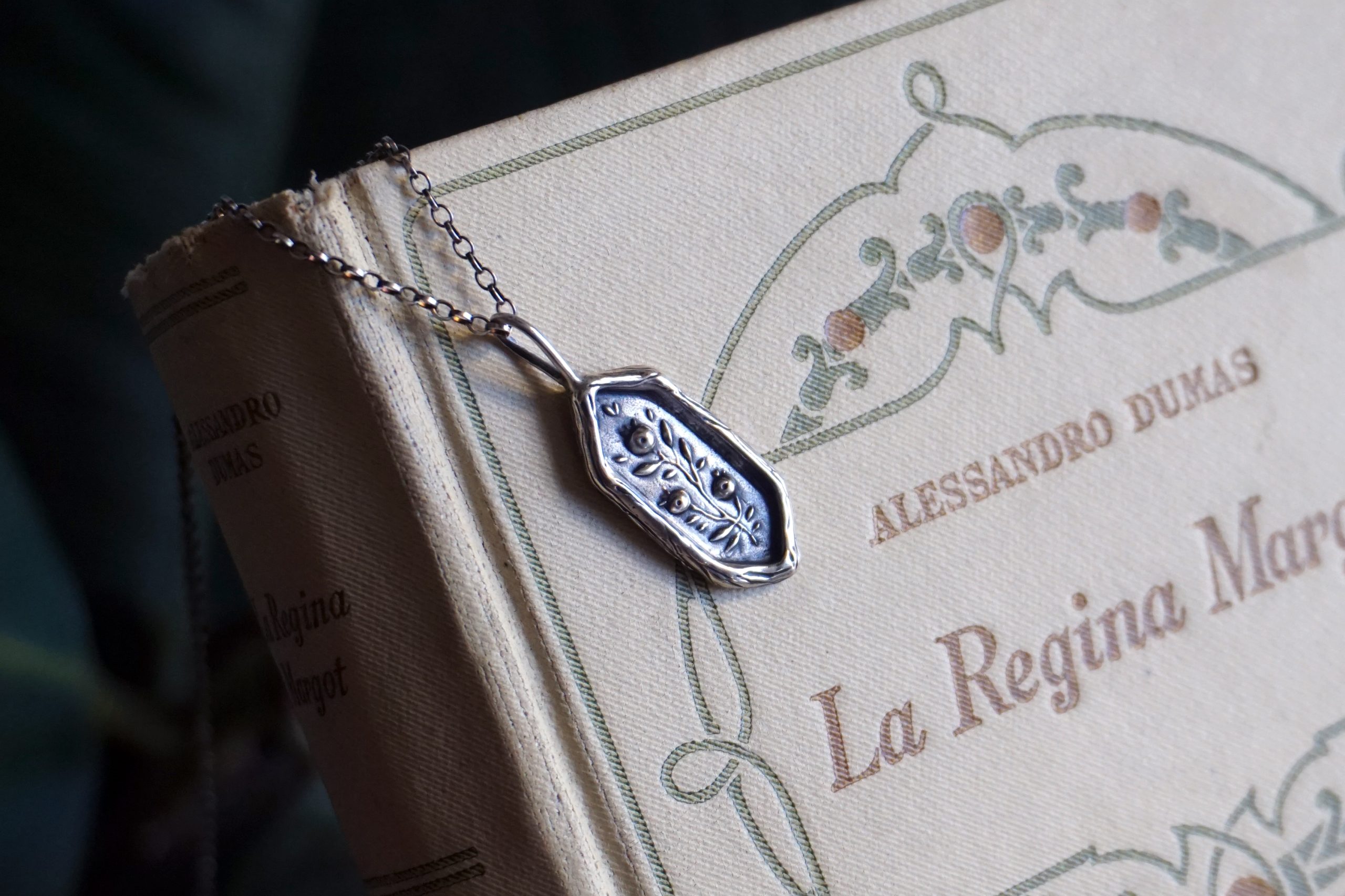 Berries, bas-relief - pendant (made to order)