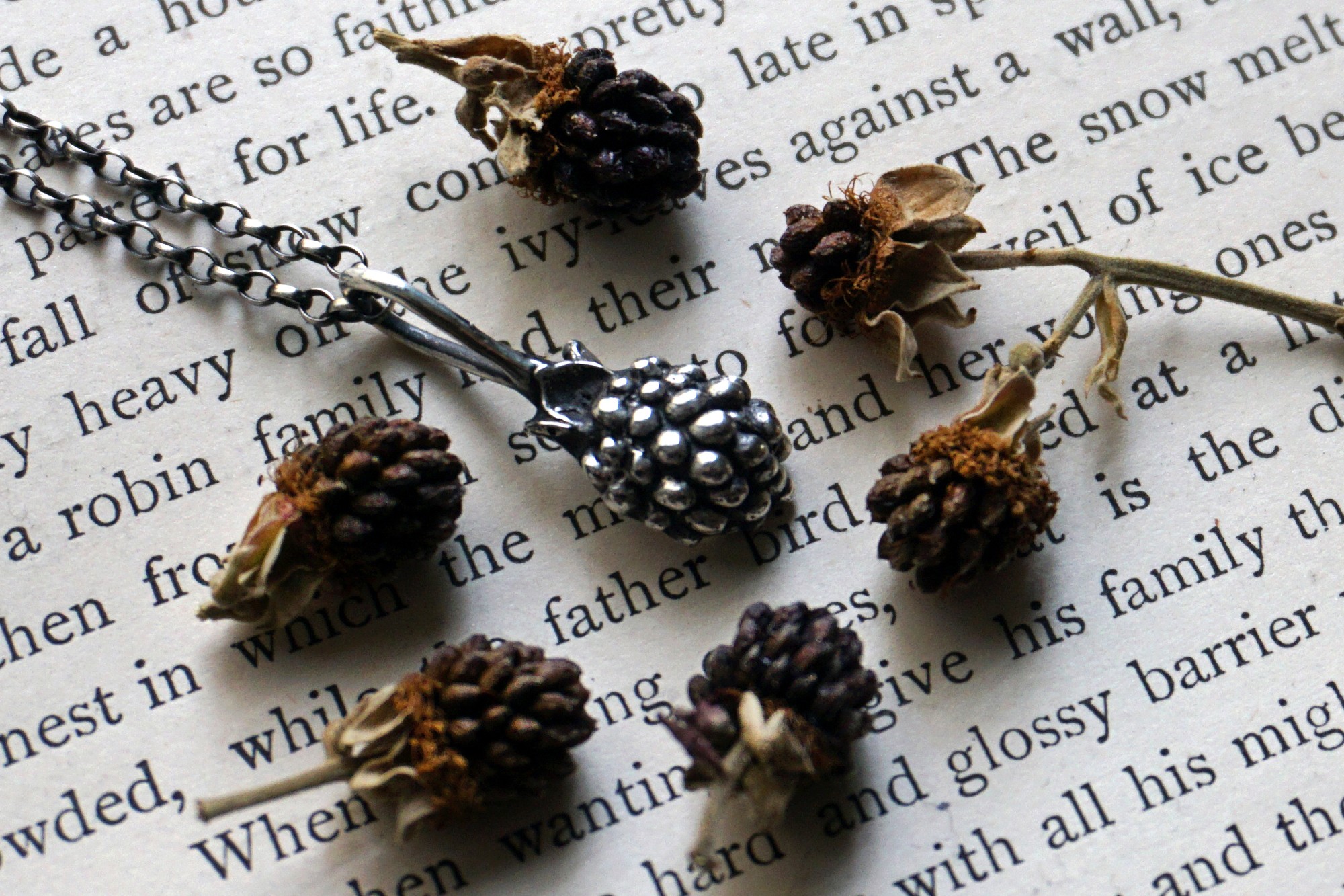 "Naturalia": wild blackberry - pendant (made to order) - Image 2