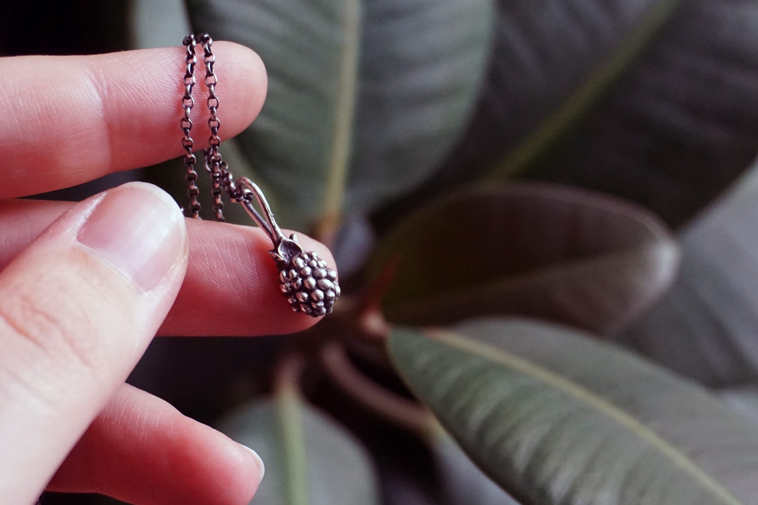 "Naturalia": wild blackberry - pendant (made to order) - Image 4