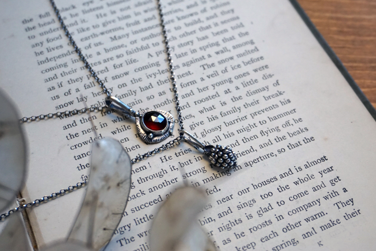"Naturalia": wild blackberry - pendant (made to order) - Image 7