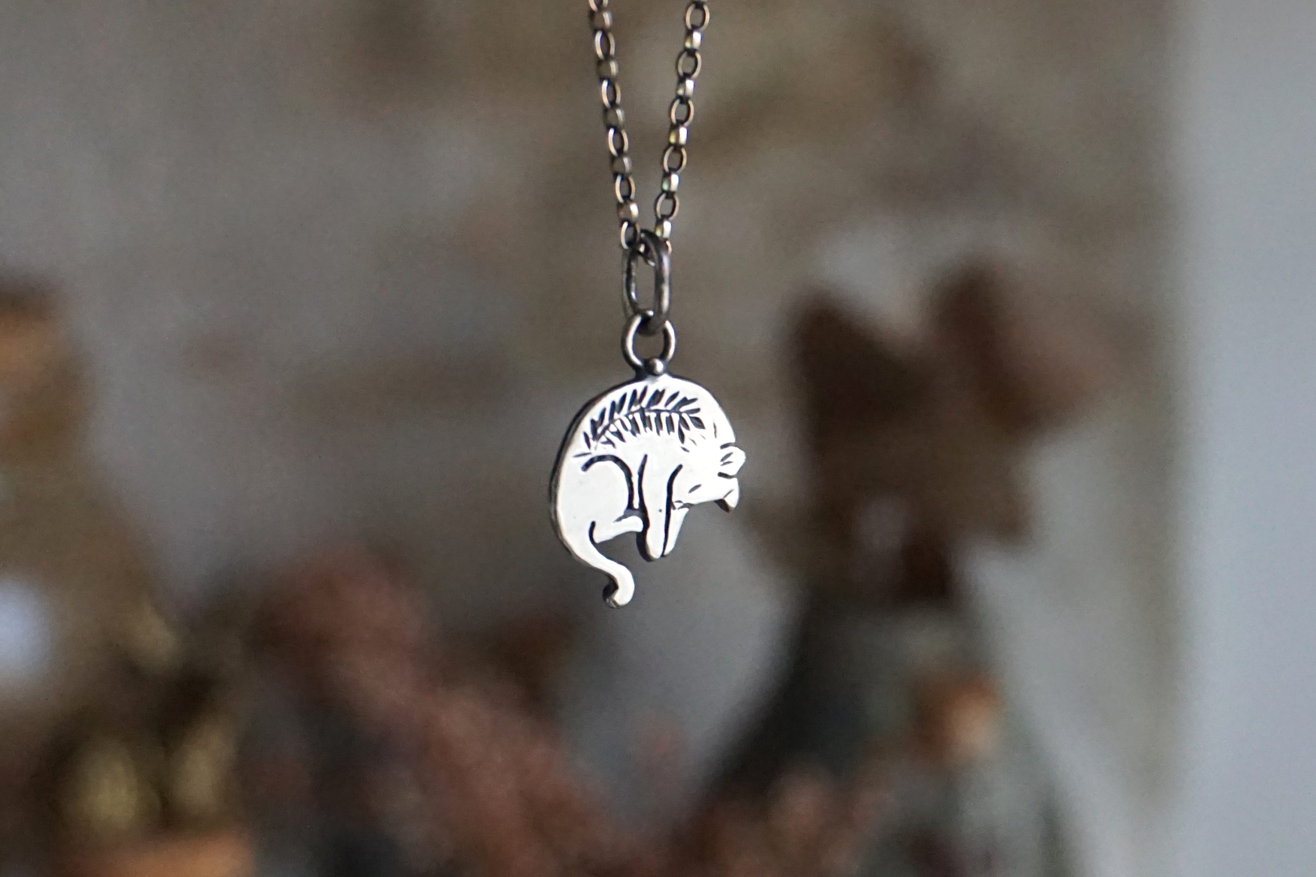 Sleeping cat with engraved leaves - pendant (made to order) - Image 15
