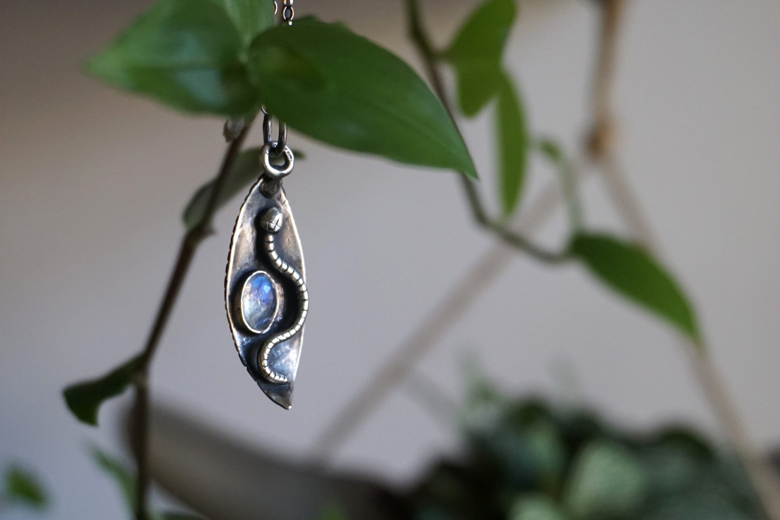 Leaf, snake, white labradorite - pendant (one of a kind) - Image 6