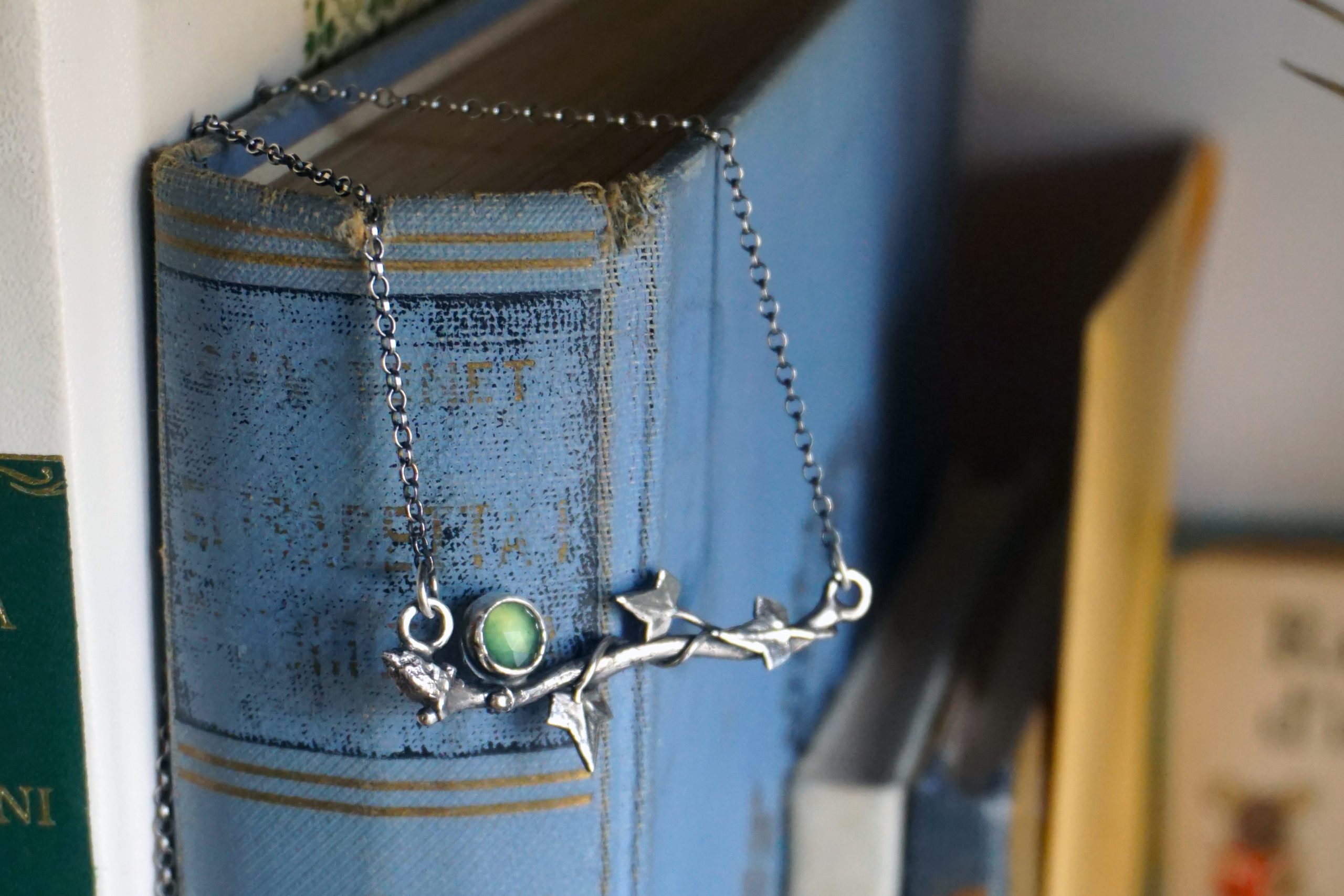 Ivy and oak, perseverance and strength, with serpentine - necklace (one of a kind) - Image 3