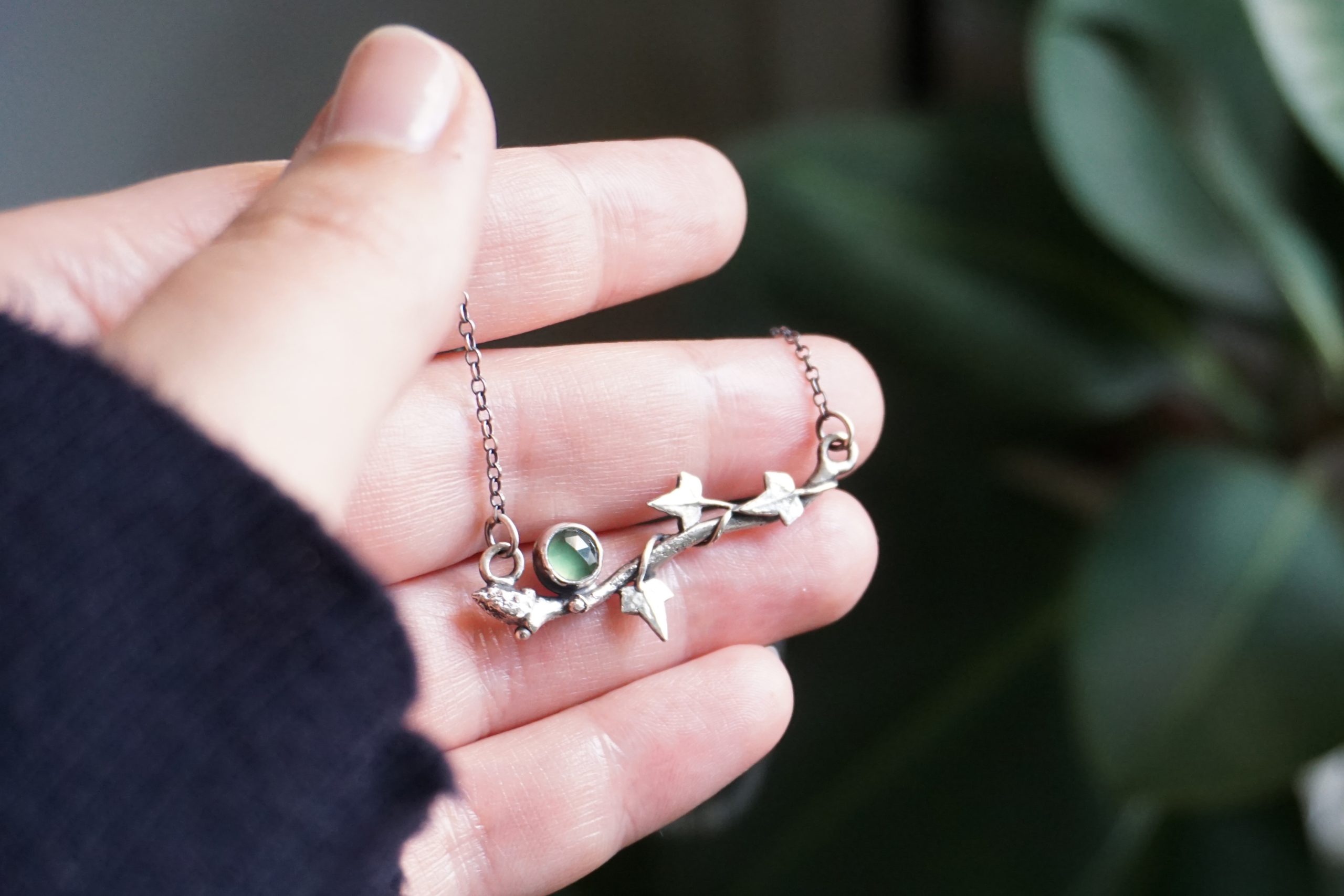 Ivy and oak, perseverance and strength, with serpentine - necklace (one of a kind) - Image 5