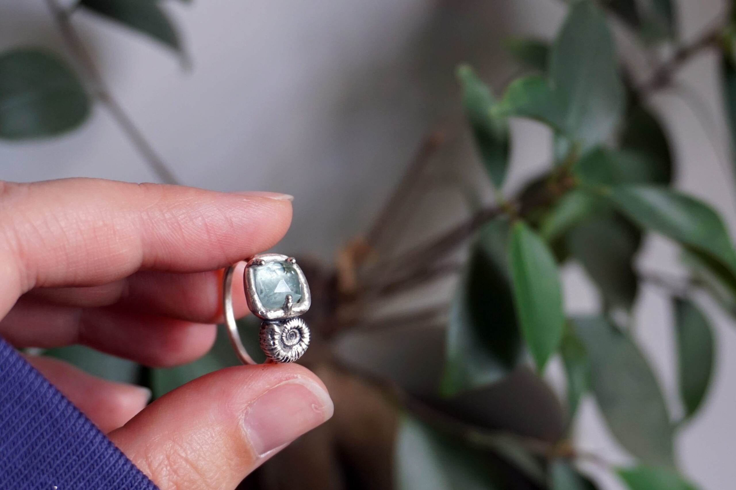 (Taglia 14.5) Linea "Naturalia", ammonite e acquamarina - (pezzo unico) - immagine 4