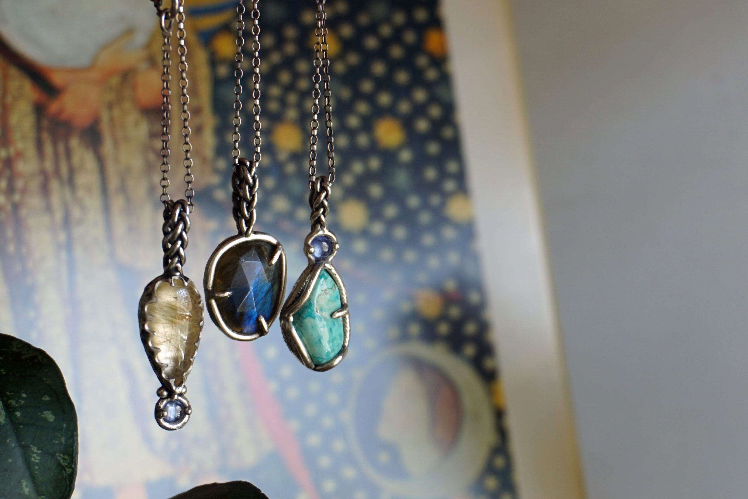 Piccolo firmamento, con labradorite blu - ciondolo (pezzo unico) - immagine 7