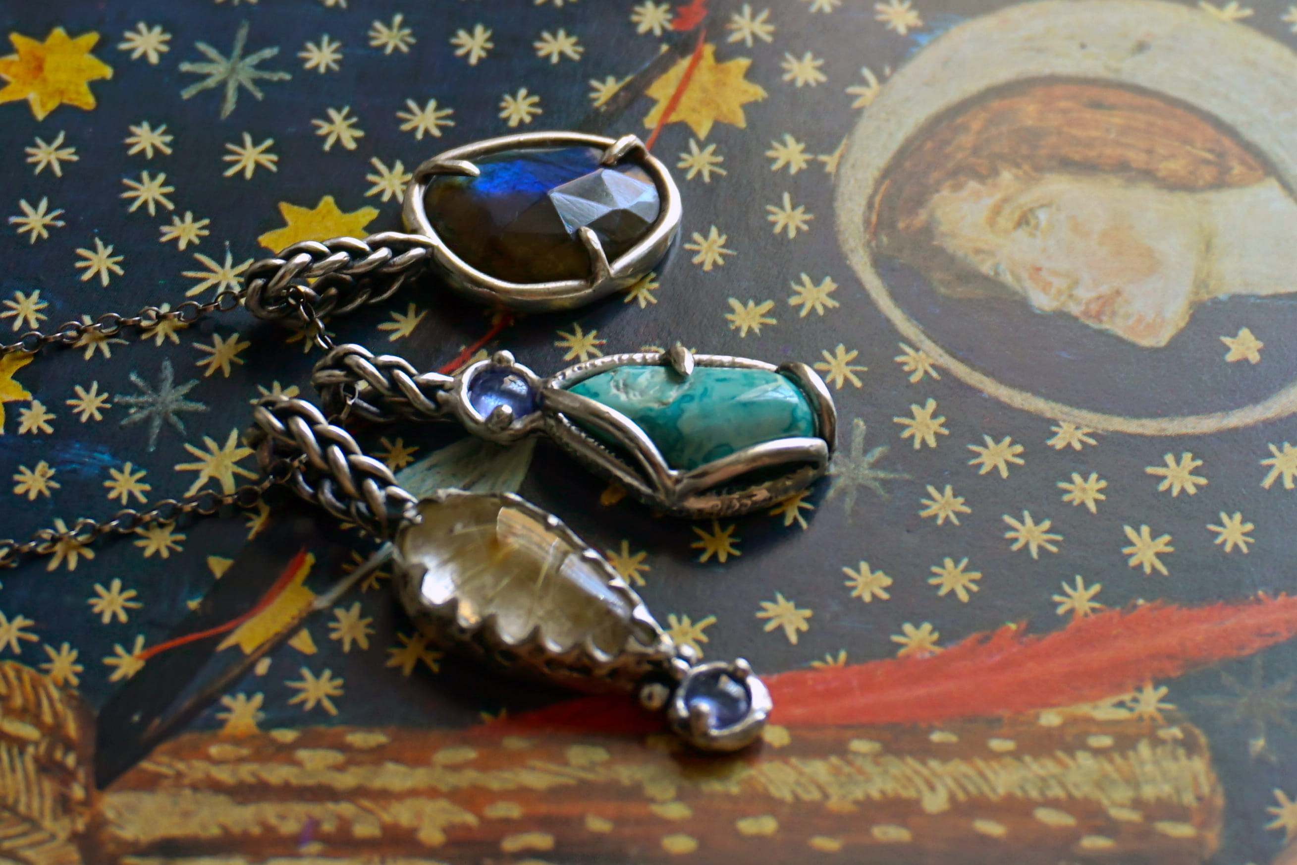 Piccolo firmamento, con labradorite blu - ciondolo (pezzo unico) - immagine 5