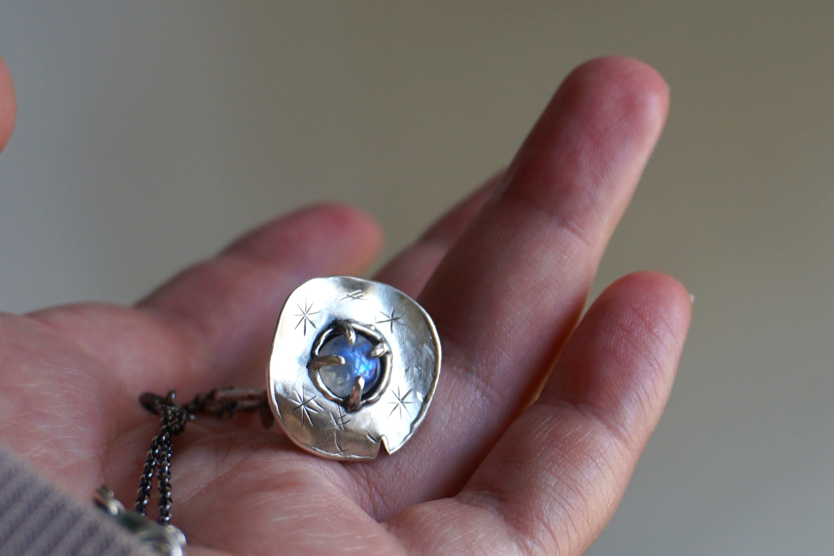 Cappello di strega n.8, moonstone - ciondolo (pezzo unico) - immagine 3